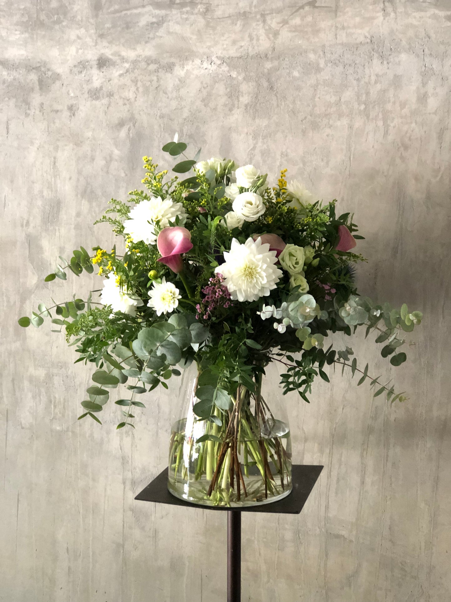 JARRÓN DE CRISTAL FLORES BLANCAS